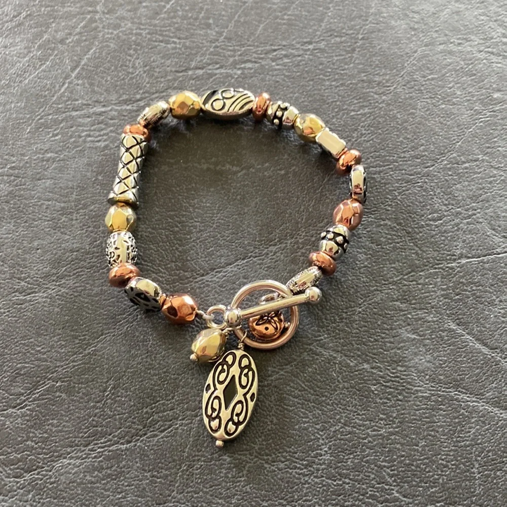 Tricolor stretch bracelet. NWOT - Picture 5 of 5